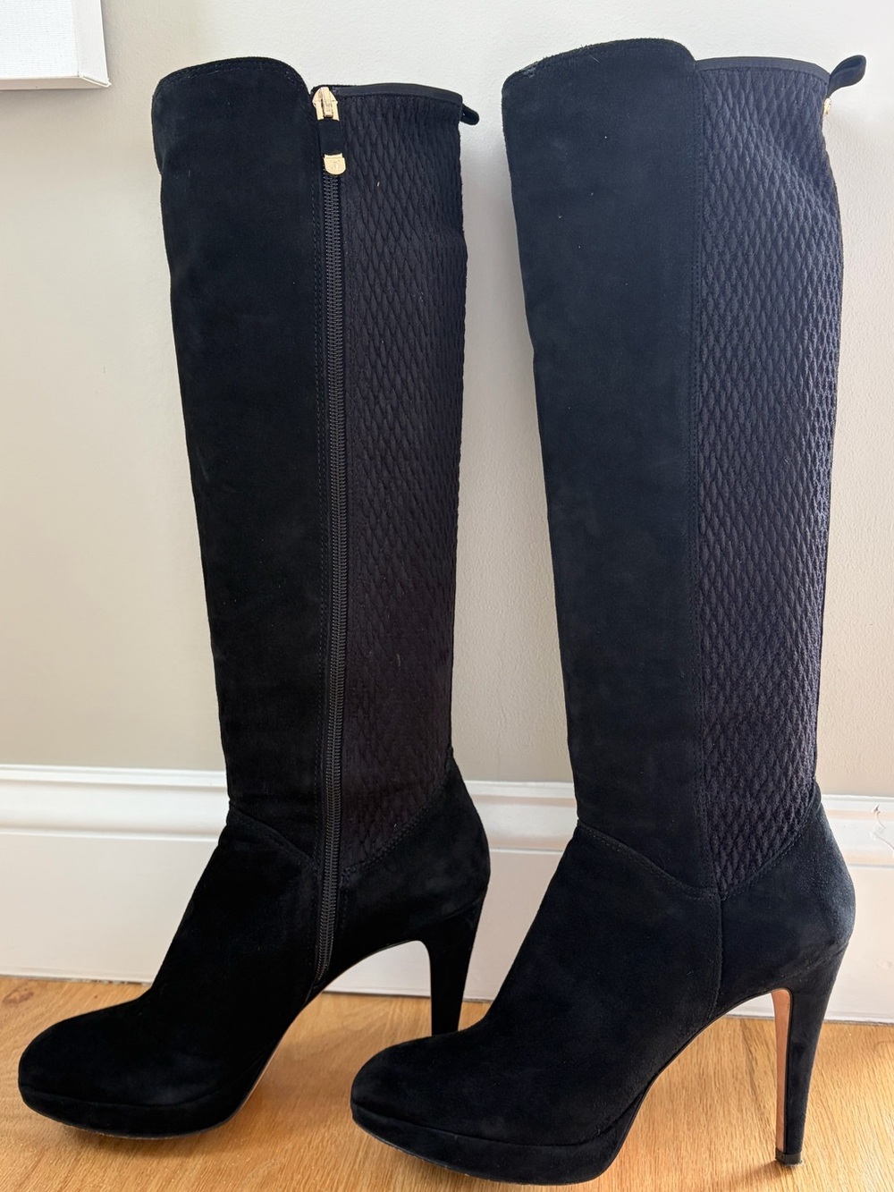 Vince Camuto Vi-Eliana Black Suede Quilted Tall Stiletto Boots Size 9M / EU 39
